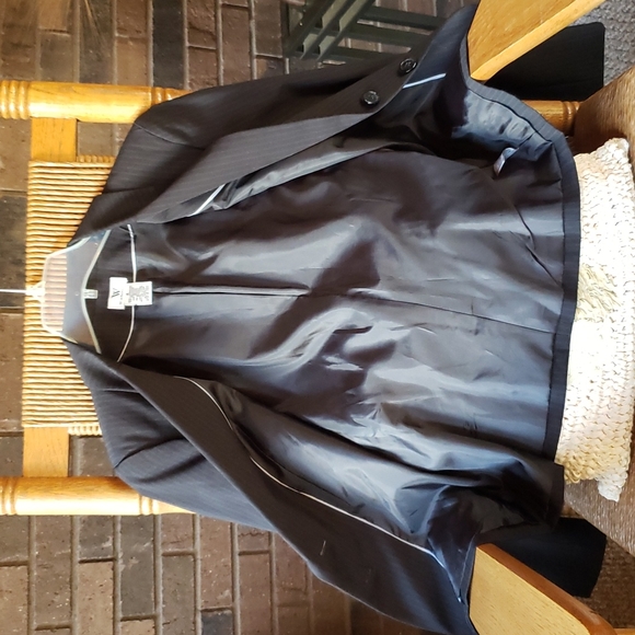 Worthington, black pinstrip blazer, size 8 - Picture 5 of 7